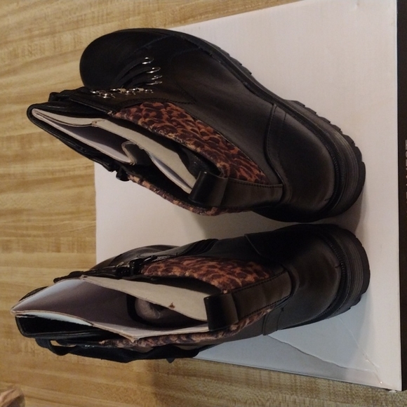 Nine West NIB black with leopard detail boots - Picture 5 of 8